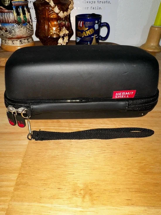 Black Shotgun Microphone with Red Shock Mount - Picture 3 of 4